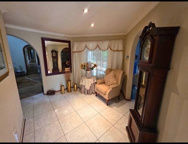4 BEDROOM HOUSE FOR SALE IN GLEN MARAIS